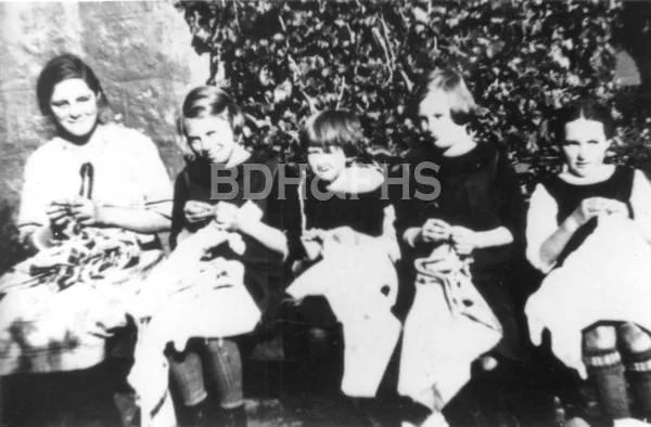 Glenquarry School pupils in the 1920s.