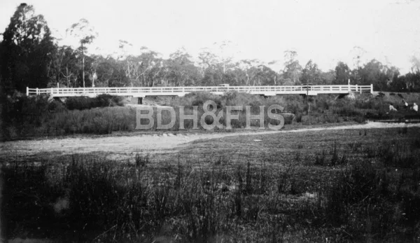 Bridge crossing Paddys River in the Southern Highlands around the 1920s.