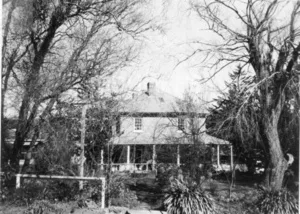 The former Prince Albert Inn on the Hume Highway at Braemar, photographed in 1986.