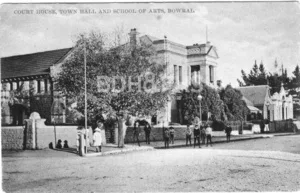 Bowral Court House, Town Hall and School of Arts in Bendooley Street, around 1910.