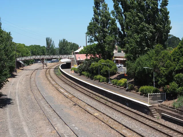 Platform at Moss Vale railway station in 2020.