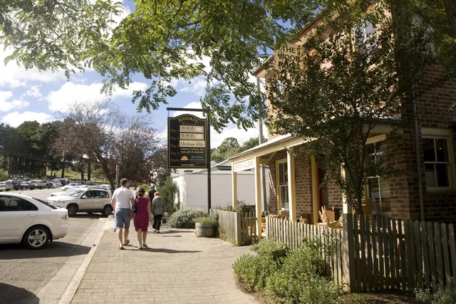 Colour townscape photograph of Berrima.
