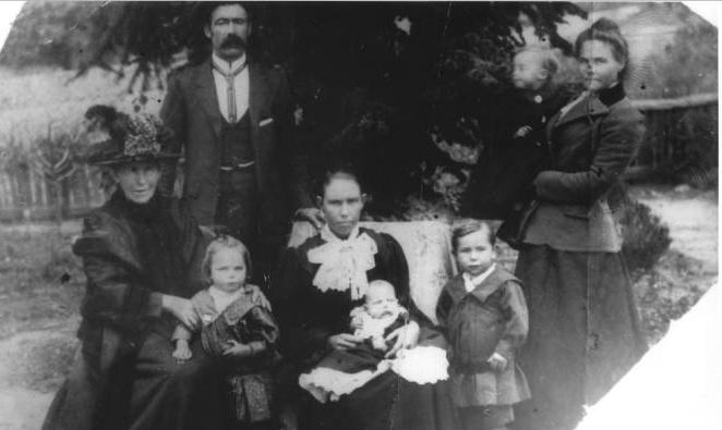 The Fleeton family in Moss Vale around 1900