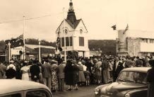 Street gathering in Mittagong